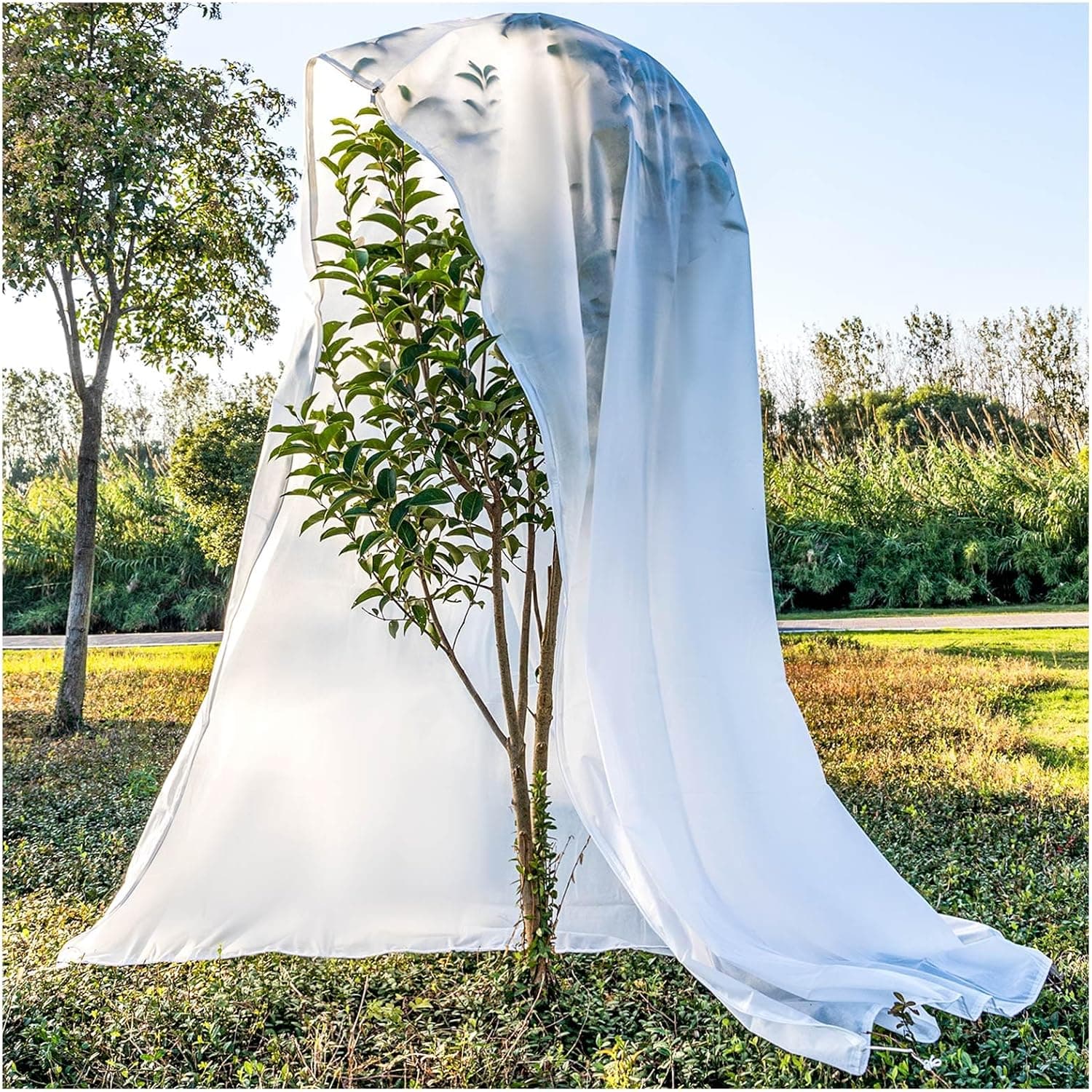 Plant Covers Freeze Protection with Drawstring and Zipper, 2.5 oz/yd2, 7.9 x 6.6 Ft Reusable Winter Plant Protector Bag